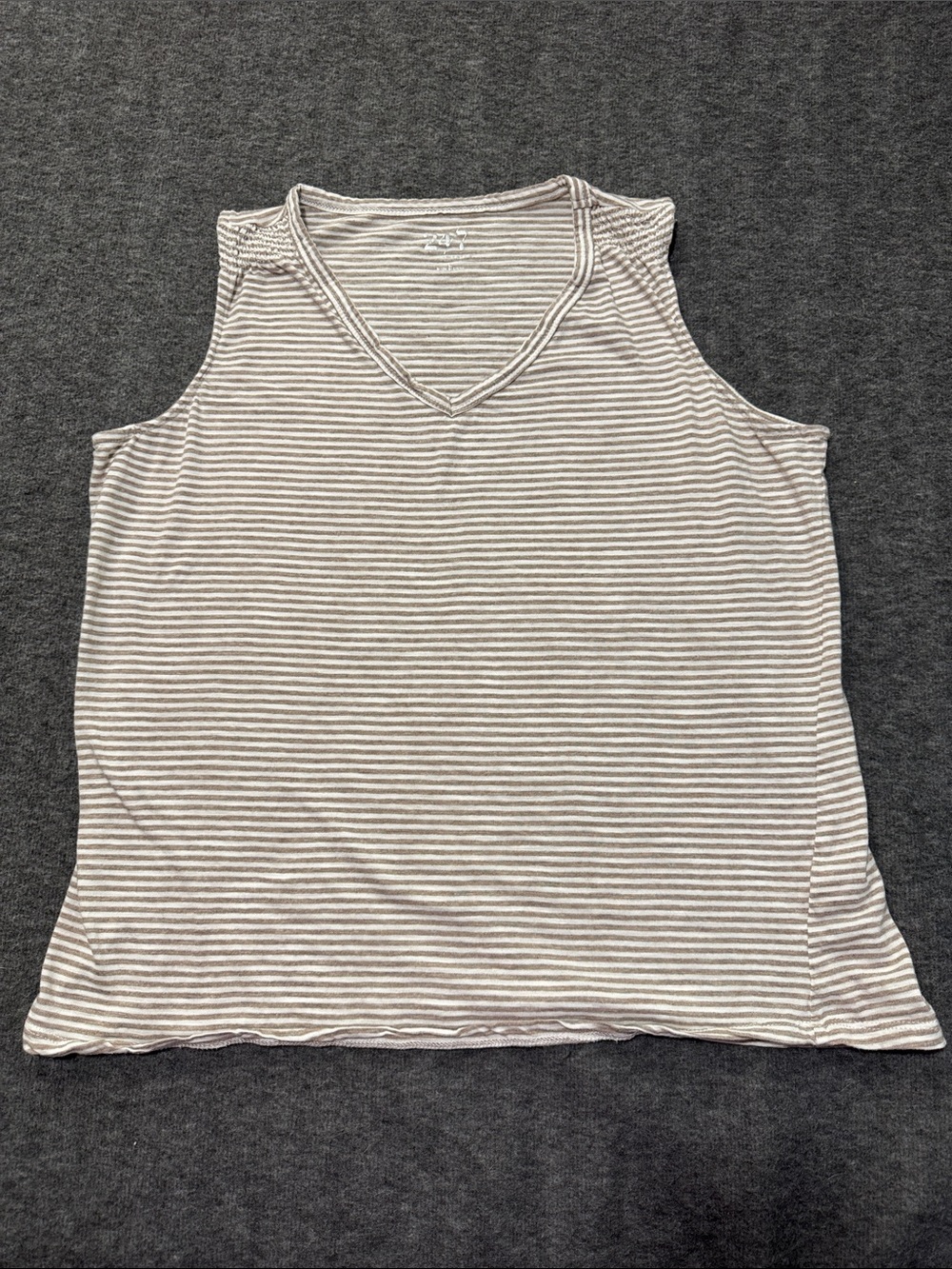 Women’s‎ V-Neck Striped Tank Top - Gray & White